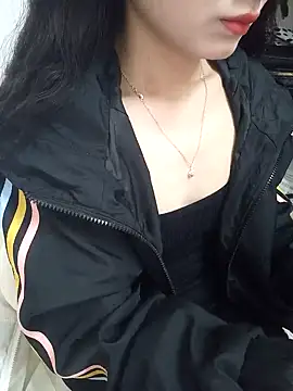 Snapshot of Lovely_kute chatting on 02-17-25, 02:04 Lovely kute online show from 02-17-25, 02:04