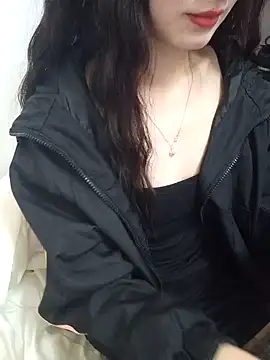 Snapshot of Lovely_kute chatting on 02-17-25, 08:04 Lovely kute online show from 02-17-25, 08:04