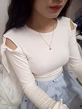 Snapshot of Lovely_kute chatting on 02-18-25, 10:47 Lovely kute online show from 02-18-25, 10:47