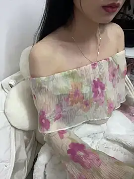 Snapshot of Lovely_kute chatting on 02-23-25, 06:56 Lovely kute online show from 02-23-25, 06:56