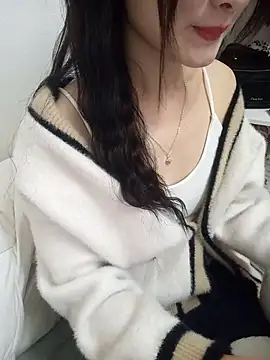 Snapshot of Lovely_kute chatting on 02-25-25, 03:16 Lovely kute online show from 02-25-25, 03:16