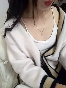 Snapshot of Lovely_kute chatting on 02-26-25, 04:36 Lovely kute online show from 02-26-25, 04:36