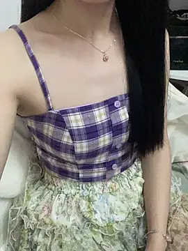 Snapshot of Lovely_kute chatting on 03-04-25, 08:35 Lovely kute online show from 03-04-25, 08:35