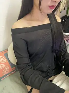 Snapshot of Lovely_kute chatting on 03-19-25, 08:11 Lovely kute online show from 03-19-25, 08:11