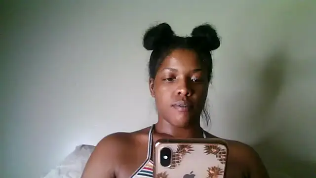 Snapshot of CaramelGoddessxoxo chatting on 08-09-26, 03:55 CaramelGoddessxoxo online show from 08-09-26, 03:55