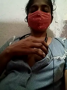 Snapshot of Gautami-telugu chatting on 03-08-25, 12:11 Gautami-telugu online show from 03-08-25, 12:11