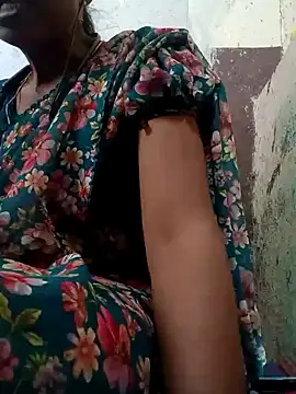 Snapshot of Gautami-telugu chatting on 03-11-25, 07:48 Gautami-telugu online show from 03-11-25, 07:48