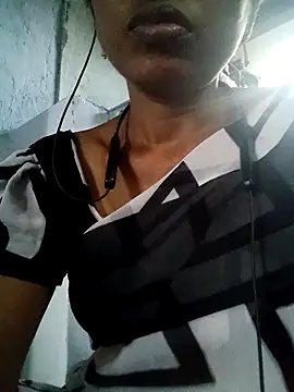 Snapshot of Gautami-telugu chatting on 03-21-25, 08:17 Gautami-telugu online show from 03-21-25, 08:17