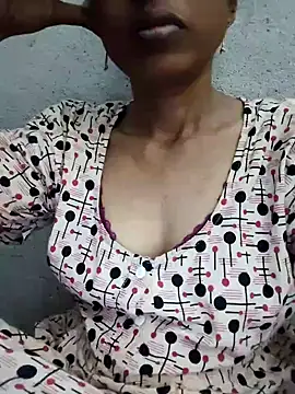 Snapshot of Gautami-telugu chatting on 09-25-25, 09:40 Gautami-telugu online show from 09-25-25, 09:40