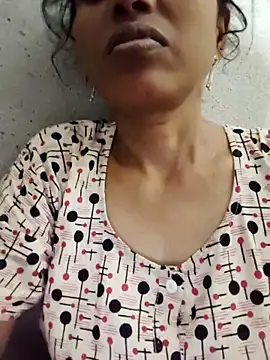 Snapshot of Gautami-telugu chatting on 10-04-25, 01:53 Gautami-telugu online show from 10-04-25, 01:53