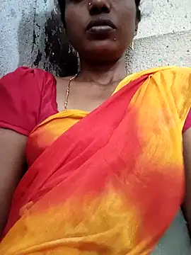 Snapshot of Gautami-telugu chatting on 10-05-25, 08:12 Gautami-telugu online show from 10-05-25, 08:12