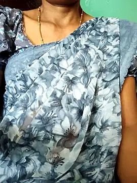 Snapshot of Gautami-telugu chatting on 10-18-25, 07:20 Gautami-telugu online show from 10-18-25, 07:20