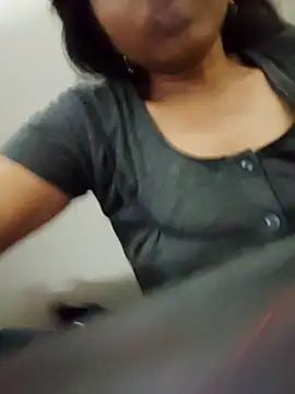 Snapshot of Gautami-telugu chatting on 10-25-25, 10:01 Gautami-telugu online show from 10-25-25, 10:01