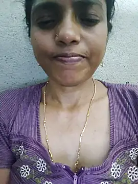 Snapshot of Gautami-telugu chatting on 10-31-25, 07:59 Gautami-telugu online show from 10-31-25, 07:59