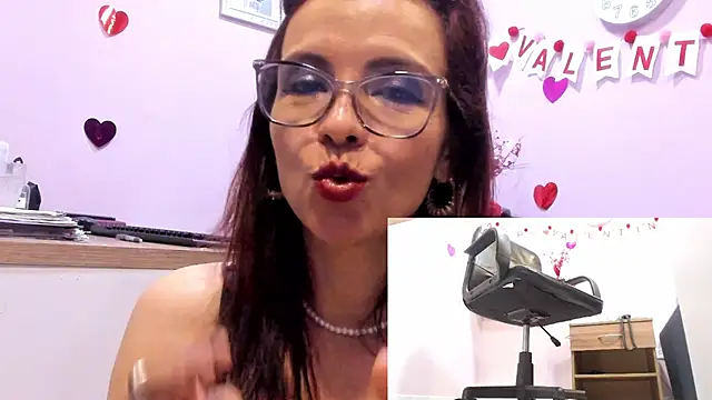 Snapshot of Milenahot_69_ chatting on 02-05-25, 02:48 Milenahot 69 online show from 02-05-25, 02:48