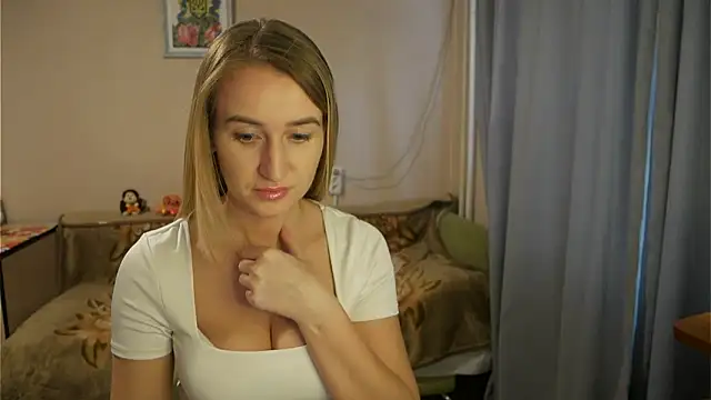 Sophiloren online show from 03-22-25, 02:36