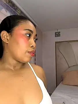Snapshot of Leah_Sweetie chatting on 02-03-25, 02:34 Leah Sweetie online show from 02-03-25, 02:34