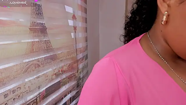 Snapshot of Leah_Sweetie chatting on 02-04-25, 02:43 Leah Sweetie online show from 02-04-25, 02:43