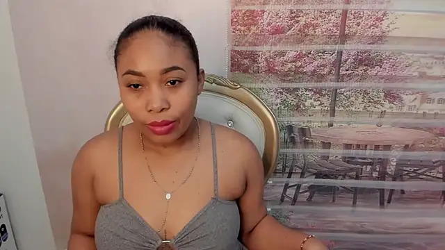 Snapshot of Leah_Sweetie chatting on 02-08-25, 11:22 Leah Sweetie online show from 02-08-25, 11:22