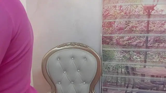 Snapshot of Leah_Sweetie chatting on 02-12-25, 11:18 Leah Sweetie online show from 02-12-25, 11:18