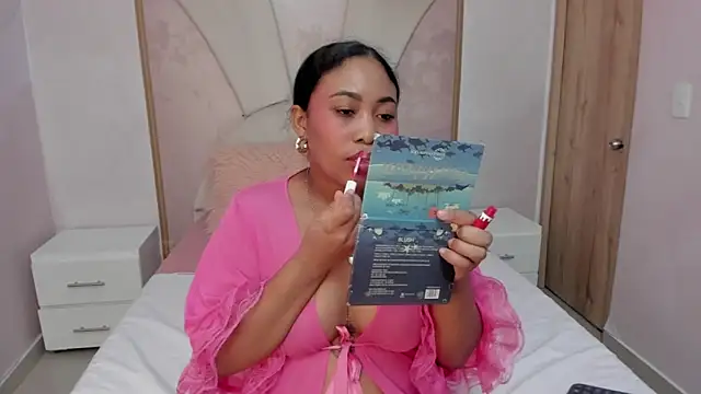Snapshot of Leah_Sweetie chatting on 02-12-25, 02:32 Leah Sweetie online show from 02-12-25, 02:32
