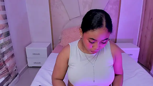 Snapshot of Leah_Sweetie chatting on 03-01-25, 02:34 Leah Sweetie online show from 03-01-25, 02:34