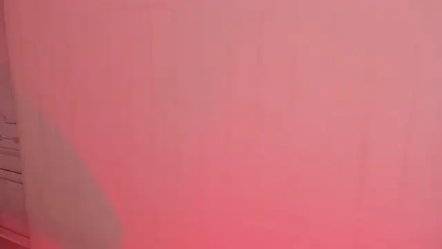 Snapshot of Leah_Sweetie chatting on 03-07-25, 11:07 Leah Sweetie online show from 03-07-25, 11:07