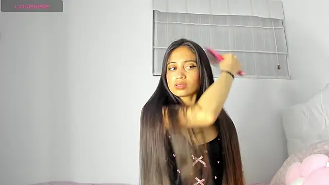 Loren parissi online show from 11-12-25, 04:13