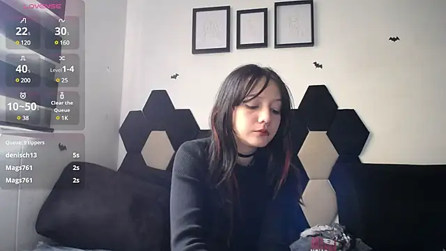 Snapshot of Maki_Zein chatting on 12-10-24, 04:17 Maki Zein online show from 12-10-24, 04:17