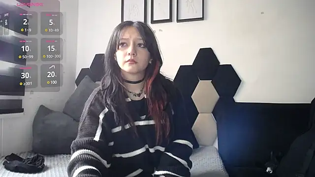 Snapshot of Maki_Zein chatting on 12-19-24, 02:24 Maki Zein online show from 12-19-24, 02:24