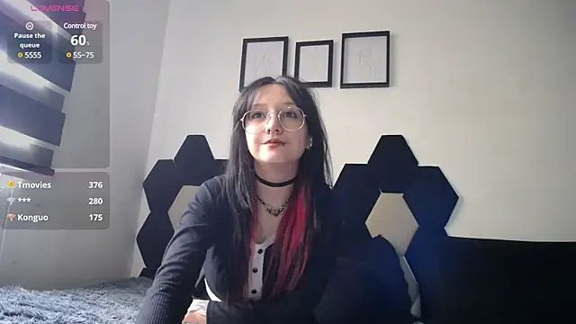 Snapshot of Maki_Zein chatting on 01-03-25, 04:27 Maki Zein online show from 01-03-25, 04:27