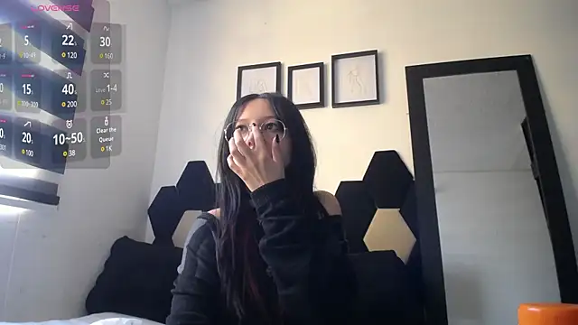 Snapshot of Maki_Zein chatting on 01-16-25, 03:24 Maki Zein online show from 01-16-25, 03:24