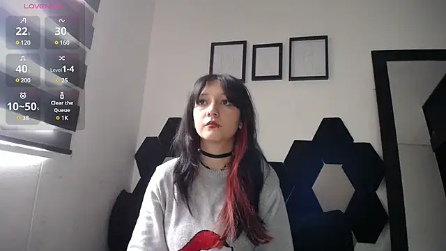 Snapshot of Maki_Zein chatting on 02-17-25, 01:10 Maki Zein online show from 02-17-25, 01:10
