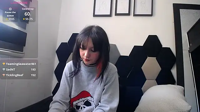 Snapshot of Maki_Zein chatting on 02-17-25, 07:21 Maki Zein online show from 02-17-25, 07:21