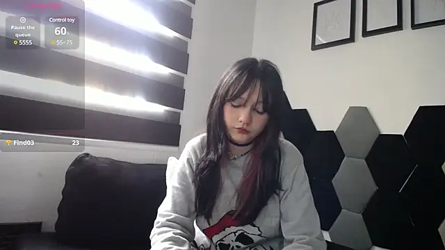 Snapshot of Maki_Zein chatting on 03-04-25, 01:06 Maki Zein online show from 03-04-25, 01:06