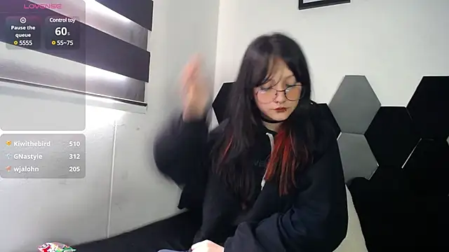Snapshot of Maki_Zein chatting on 03-13-25, 07:28 Maki Zein online show from 03-13-25, 07:28
