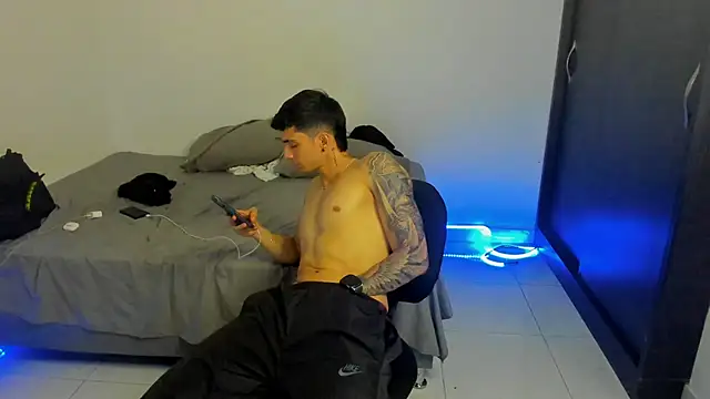 OliverBennet online show from 02-28-25, 01:05