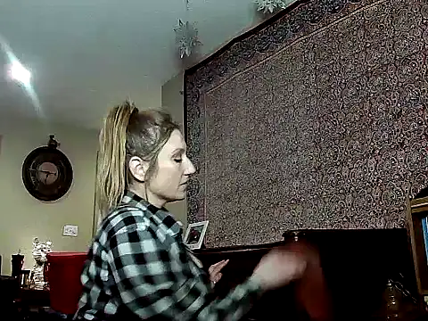 lilyhornyhousewife online show from 12-03-24, 11:44