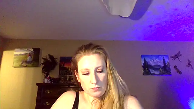 lilyhornyhousewife online show from 01-13-25, 03:23