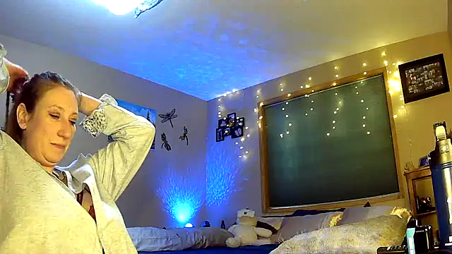 lilyhornyhousewife online show from 01-21-25, 05:20