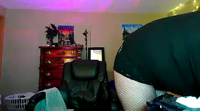 lilyhornyhousewife online show from 03-05-25, 05:07