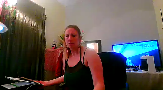 lilyhornyhousewife online show from 03-18-25, 08:14