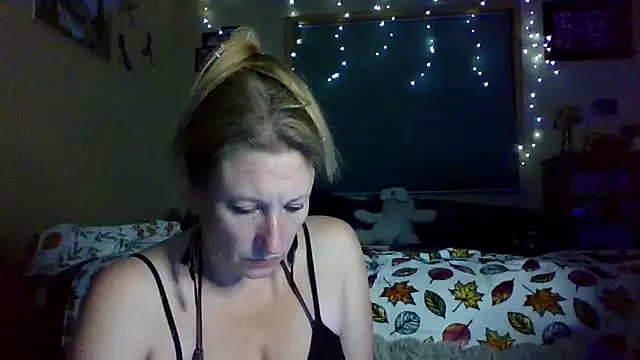 lilyhornyhousewife online show from 09-28-25, 10:42