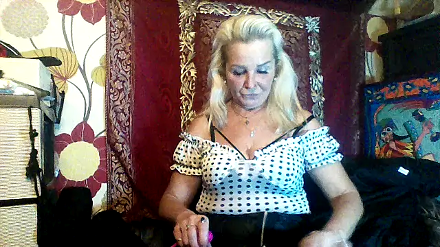 CassandraSandra44 online show from 12-18-25, 04:35