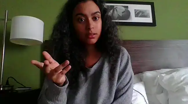 Snapshot of cinnaminnie chatting on 01-06-25, 04:02 cinnaminnie online show from 01-06-25, 04:02