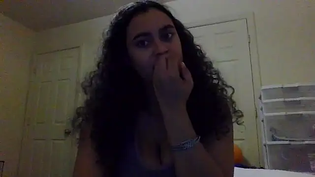 Snapshot of cinnaminnie chatting on 01-17-25, 05:11 cinnaminnie online show from 01-17-25, 05:11