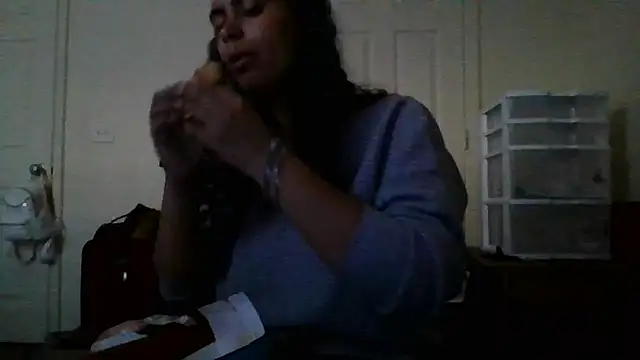 Snapshot of cinnaminnie chatting on 01-17-25, 09:28 cinnaminnie online show from 01-17-25, 09:28