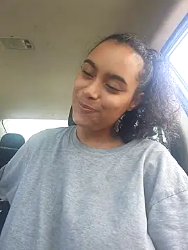 Snapshot of cinnaminnie chatting on 03-13-25, 05:28 cinnaminnie online show from 03-13-25, 05:28