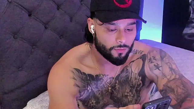 Snapshot of jeremygerard_ chatting on 10-04-25, 07:06 jeremygerard online show from 10-04-25, 07:06