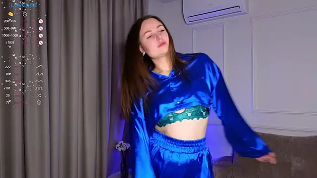 Snapshot of OctaviaHamron chatting on 01-23-25, 03:43 OctaviaHamron online show from 01-23-25, 03:43